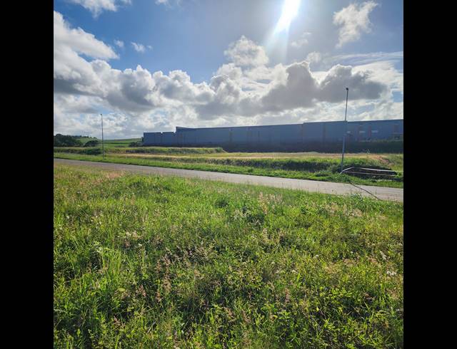 6,778M² VACANT LAND FOR SALE IN MOUNT MORELAND